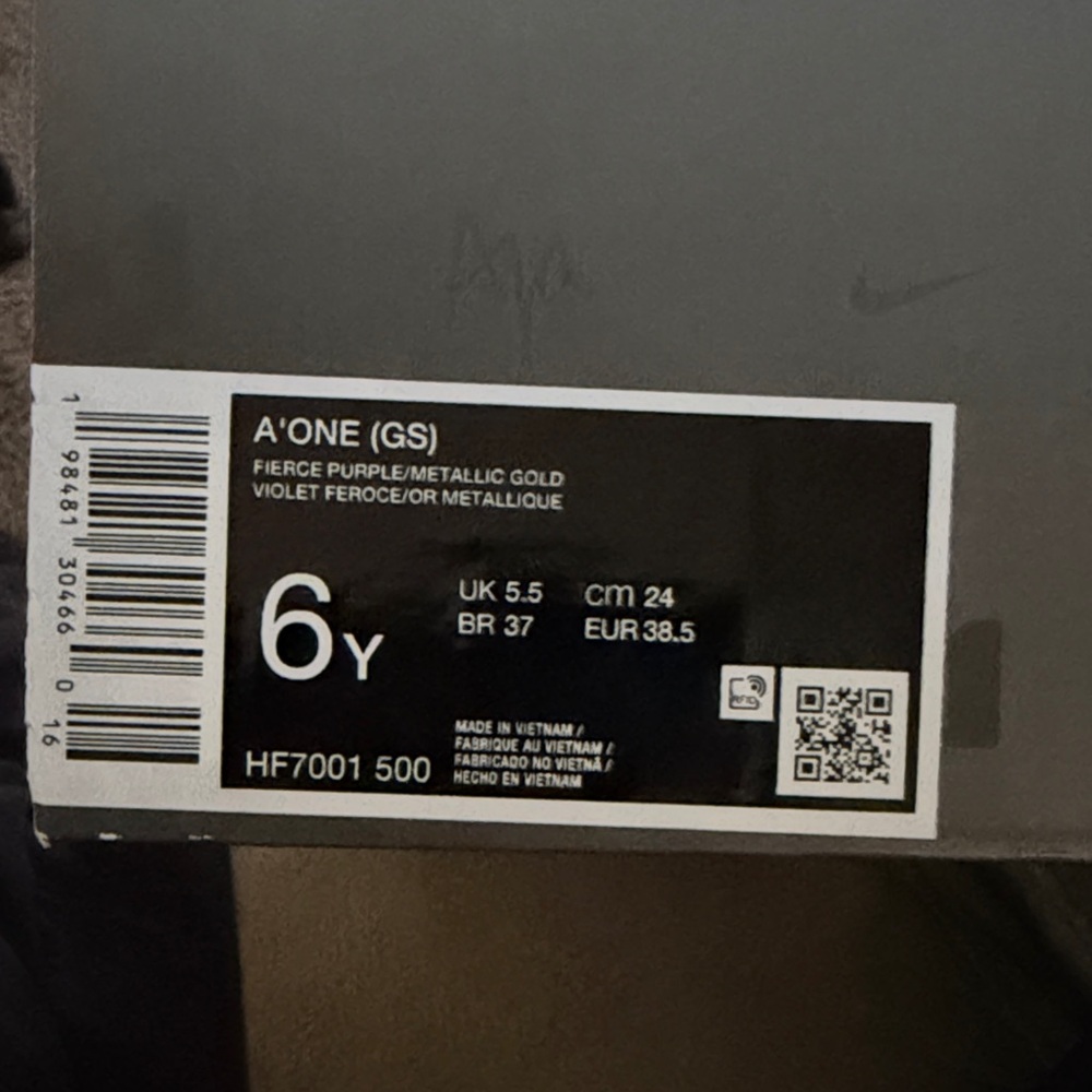 Nike Aja Wilson basketball shoe - Picture 2 of 3